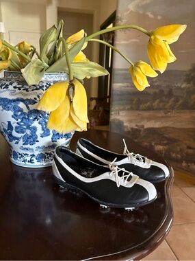 Callaway Black and White Women's Golf Lace-Up Flats